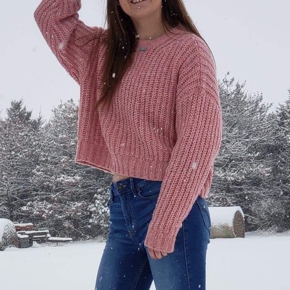 🦅American Eagle Pink Sweater - Picture 3 of 3